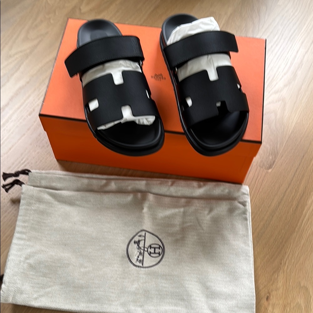 NWT Hermes Black Men's/Women’s Sandals Smooth Calfskin Size 40 Unisex